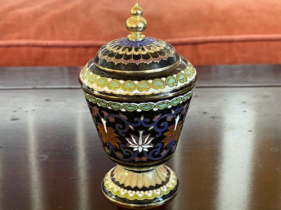 Vintage Chinese Cloisonne Pair Of Footed Lidded Jars 4.5H And Pair Of Dishes Trays 3.5R [Photo 6]