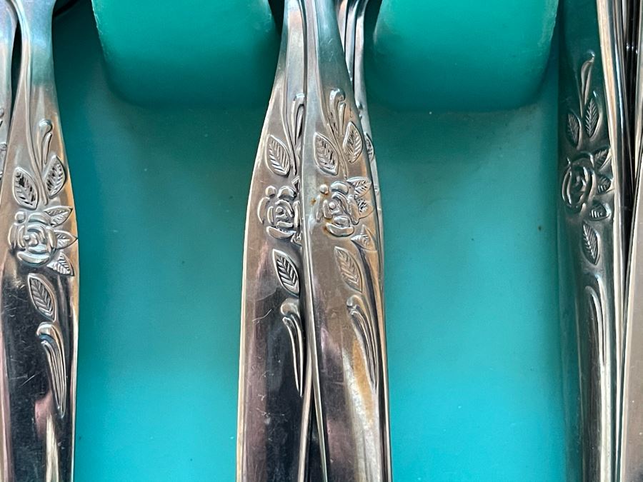 Nasco Stainless Steel Flatware Set [Photo 3]