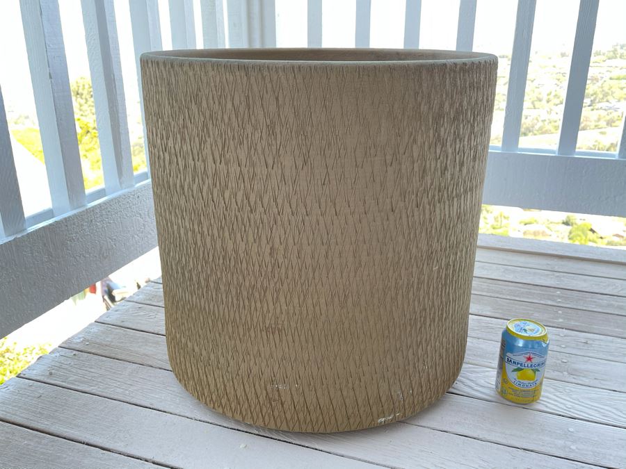 Gainey Ceramics Large Architectural Pottery Laverne California Pottery 20W X 20H (Slight Exterior Radial Crack As Shown In Photos) [Photo 8]