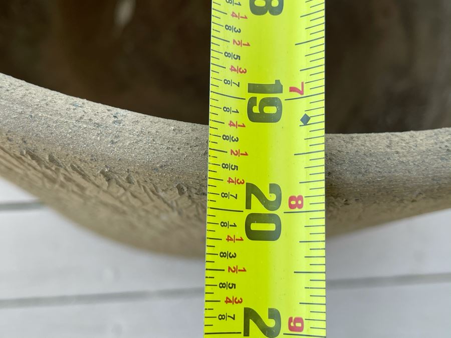 Gainey Ceramics Large Architectural Pottery Laverne California Pottery 20W X 20H (Slight Exterior Radial Crack As Shown In Photos) [Photo 15]