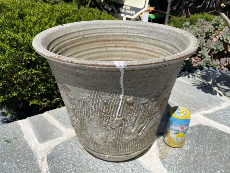 Art Pottery Planter 14W X 13H [Photo 2]