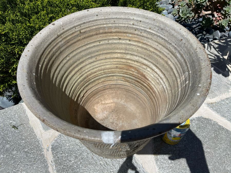 Art Pottery Planter 14W X 13H [Photo 3]