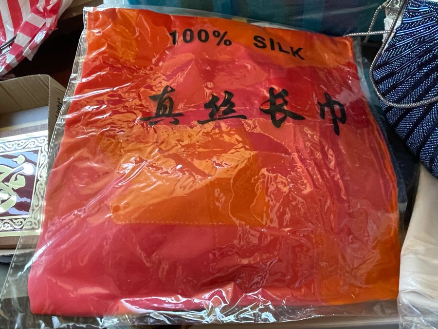 Plastic Bin Filled With New Linens, Beaded Purses, Tablecloths, Handbags (See All Photos) [Photo 6]