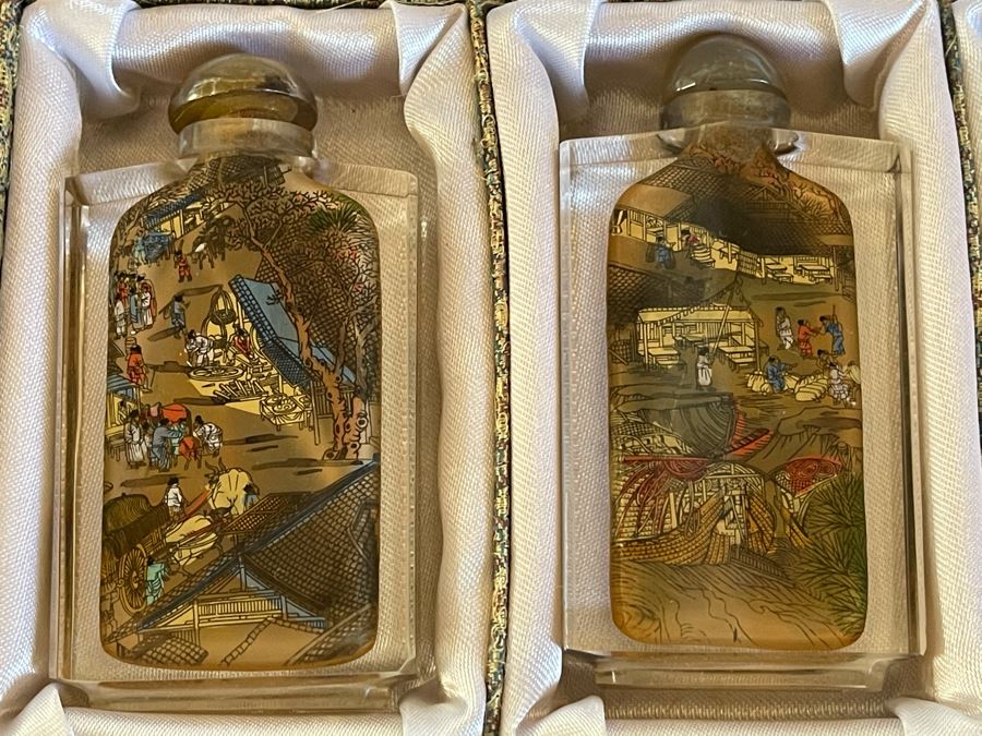 Set Of Four Reverse Painted Chinese Snuff Bottles With Presentation Box  [Photo 13]