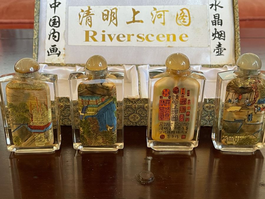 Set Of Four Reverse Painted Chinese Snuff Bottles With Presentation Box  [Photo 5]