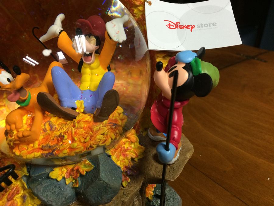 Mickey Mouse and Friends Falling Leaves LARGE Snowglobe [Photo 7]