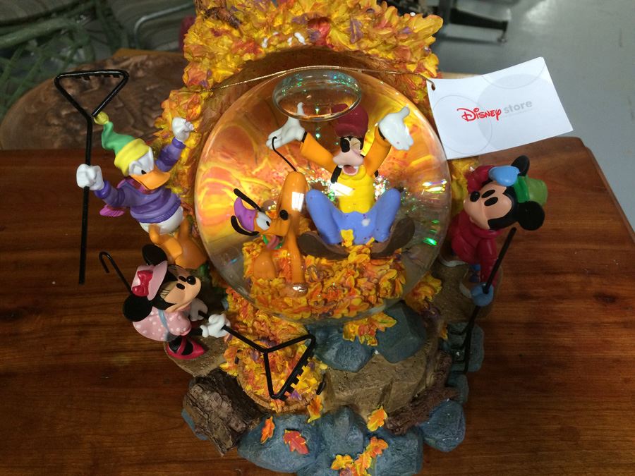 Mickey Mouse and Friends Falling Leaves LARGE Snowglobe [Photo 11]