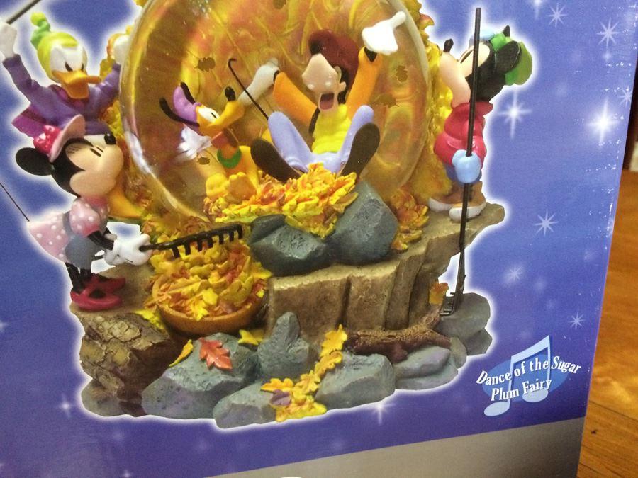 Mickey Mouse and Friends Falling Leaves LARGE Snowglobe [Photo 6]