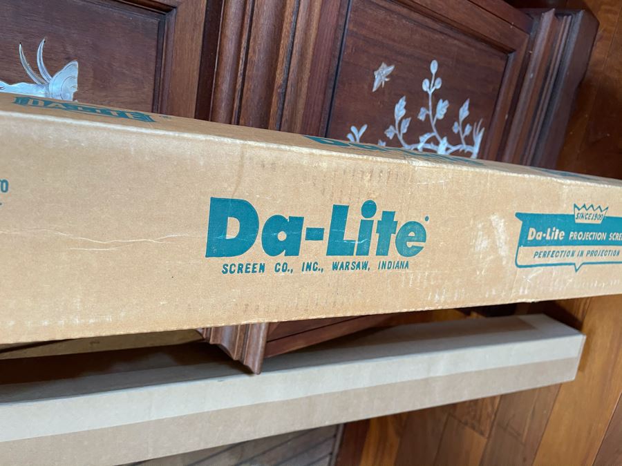 New Old Stock Da-Lite Flyer Movie Screen With Original Box 42W [Photo 5]
