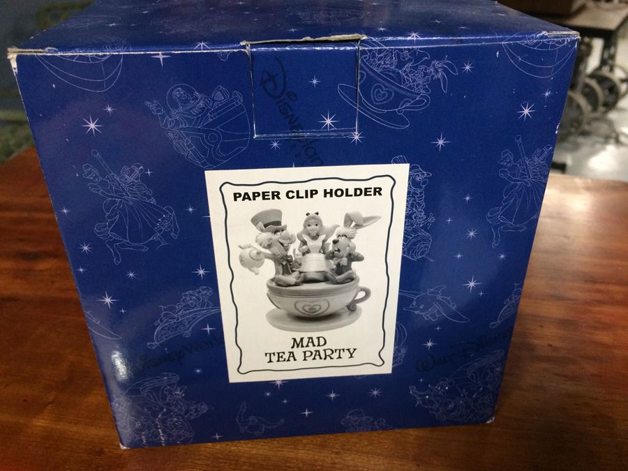Mad Tea Party Paper Clip Holder Disneyland [Photo 1]
