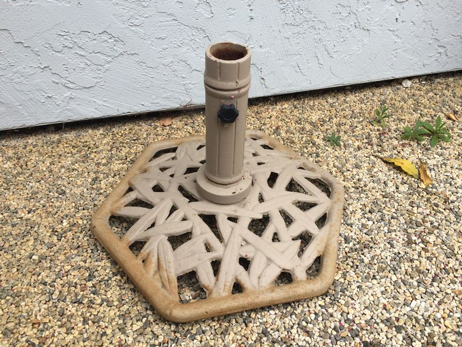 Metal Umbrella Stand [Photo 1]