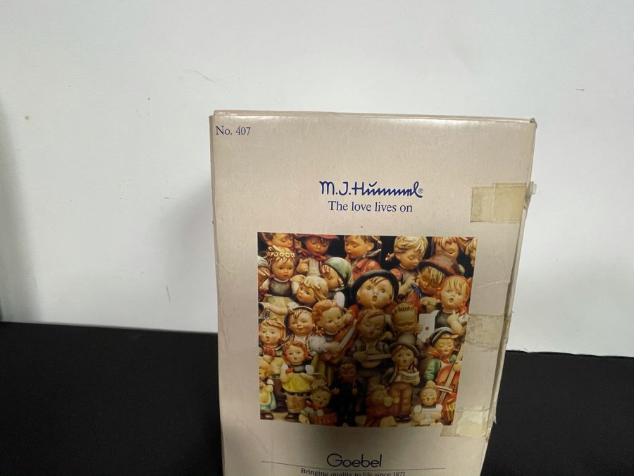 Hummel Figurine 'The Mail Is Here Diligence' #823 6W X 4.25H With Original Box [Photo 9]