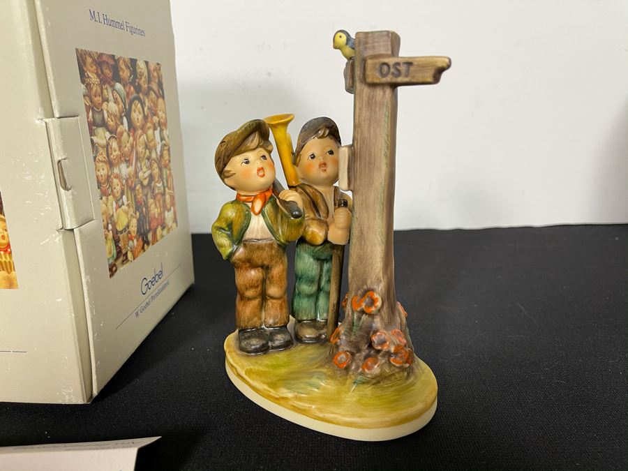 Hummel Figurine 'Cross-roads' #331 6.75H With Original Box [Photo 7]