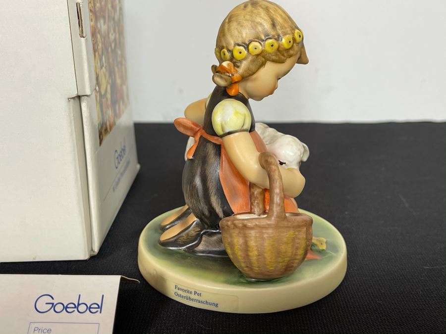 Hummel Figurine 'Favorite Pet' #361 4.5H With Original Box [Photo 3]