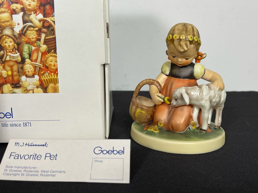 Hummel Figurine 'Favorite Pet' #361 4.5H With Original Box [Photo 2]
