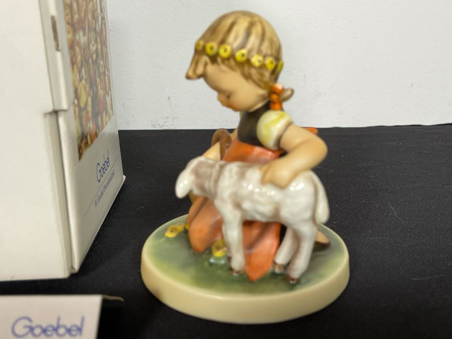 Hummel Figurine 'Favorite Pet' #361 4.5H With Original Box [Photo 5]