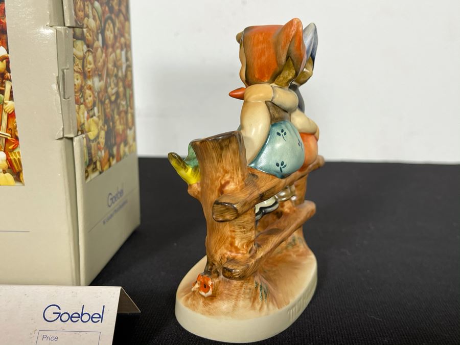 Hummel Figurine 'Coquettes' #179 5H With Original Box [Photo 5]