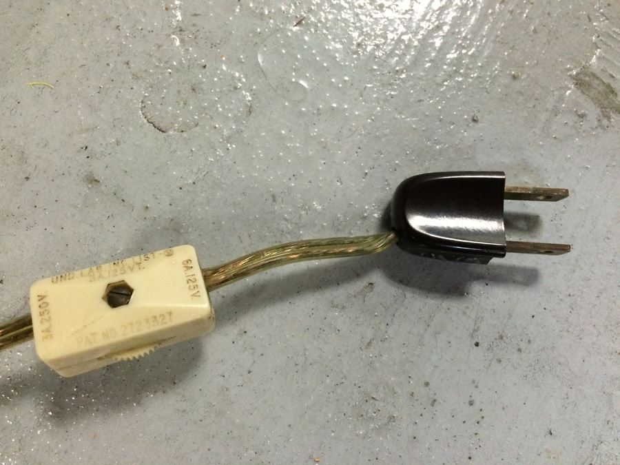 Stunning Vintage Gilded Crystal Chandelier [Photo 17]