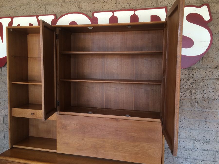 Drexel Mid Century Modern Credenza & Hutch [Photo 10]