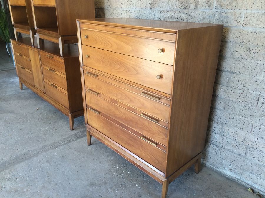 Drexel Mid Century Modern 4-Piece Bedroom Set - (2) Dressers and (2) Nightstands [Photo 8]