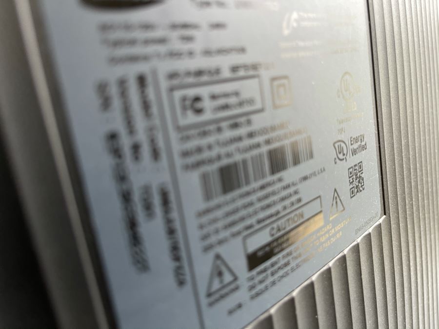 Samsung 65' 4K UHDTV Curved Screen Model No UN65JU670 [Photo 11]