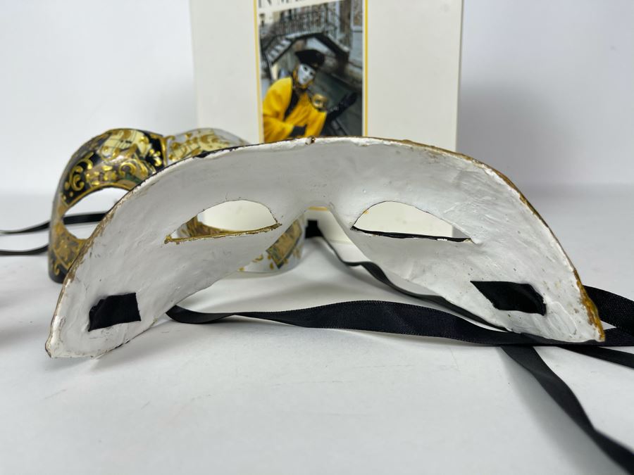 Venetian Italian Masks And Book: Venezia In Maschera [Photo 9]