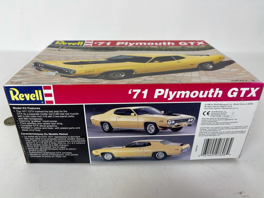 Revell 1971 Plymouth GTX Car Model Kit 1995