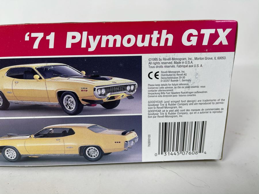 Revell 1971 Plymouth GTX Car Model Kit 1995 [Photo 5]