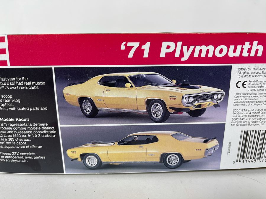 Revell 1971 Plymouth GTX Car Model Kit 1995 [Photo 4]