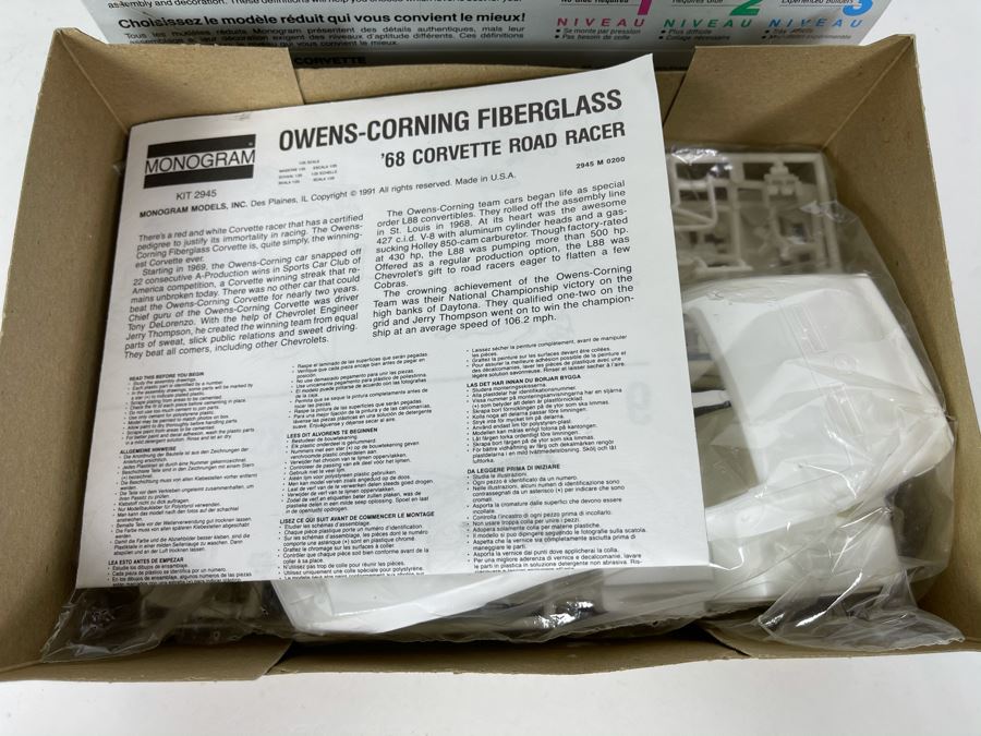 Monogram Owens Corning 427 Corvette Car Model 1991 [Photo 6]