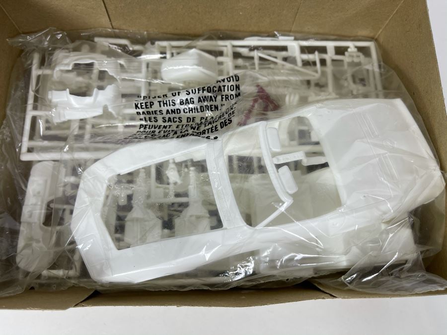 Monogram Owens Corning 427 Corvette Car Model 1991 [Photo 7]