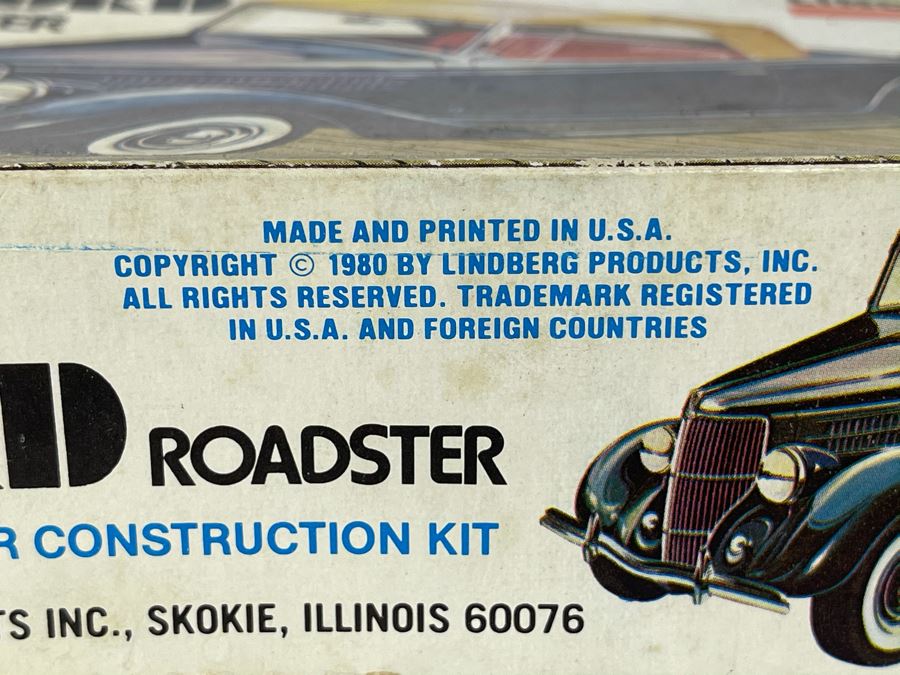 Lindberg 1936 Ford Roadster Car Model Kit 1980 [Photo 3]