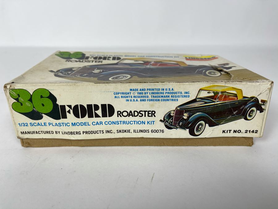 Lindberg 1936 Ford Roadster Car Model Kit 1980 [Photo 2]