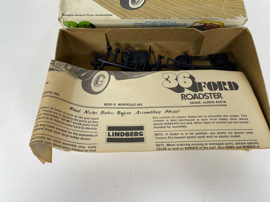 Lindberg 1936 Ford Roadster Car Model Kit 1980 [Photo 8]