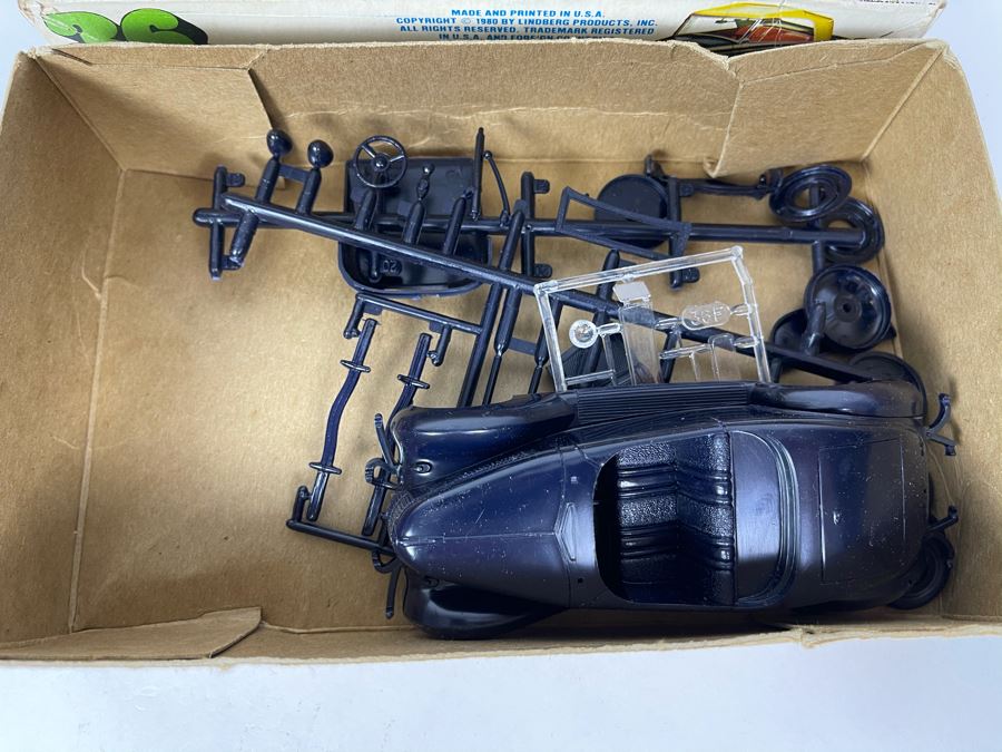 Lindberg 1936 Ford Roadster Car Model Kit 1980 [Photo 7]