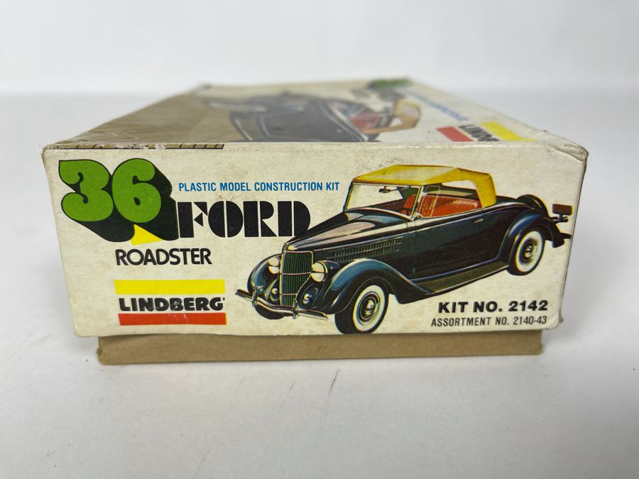 Lindberg 1936 Ford Roadster Car Model Kit 1980 [Photo 4]