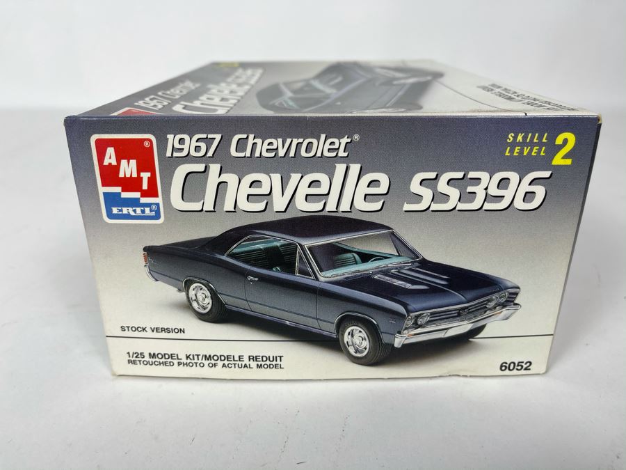 AMT Ertl 1967 Chevrolet Chevelle SS396 Car Model Kit 1990