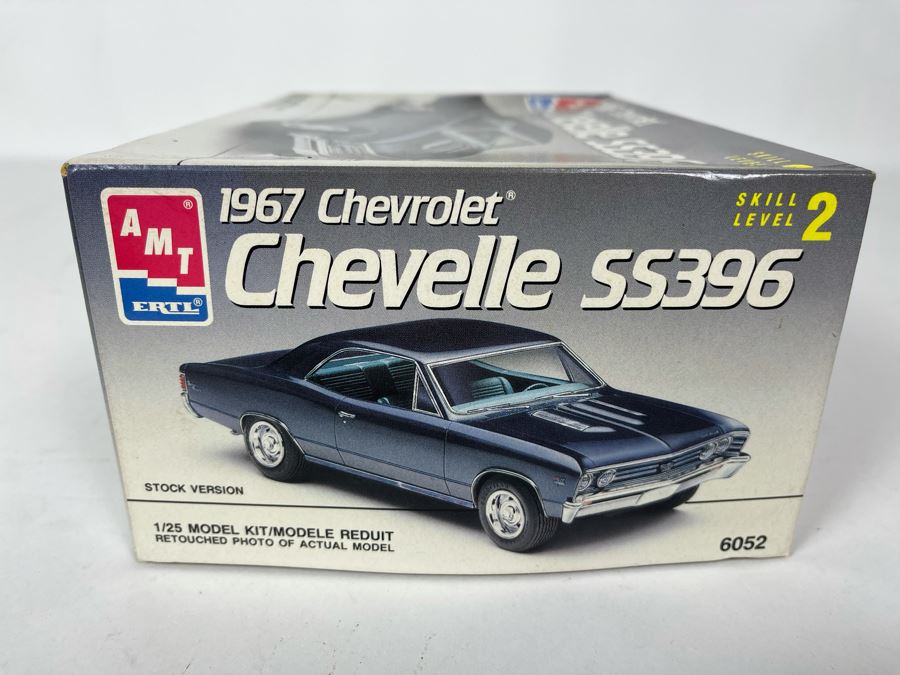 AMT Ertl 1967 Chevrolet Chevelle SS396 Car Model Kit 1990 [Photo 3]
