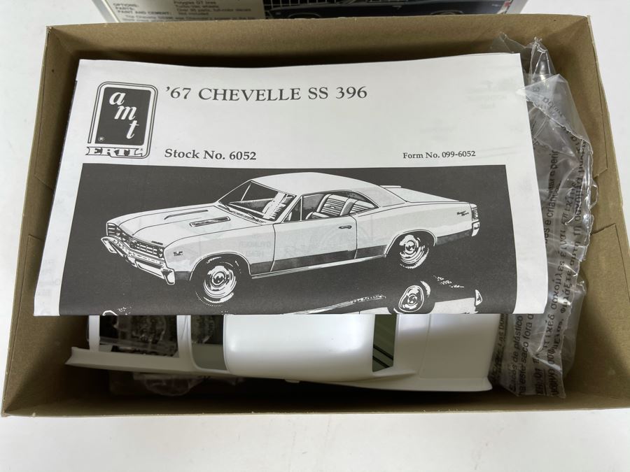AMT Ertl 1967 Chevrolet Chevelle SS396 Car Model Kit 1990 [Photo 8]
