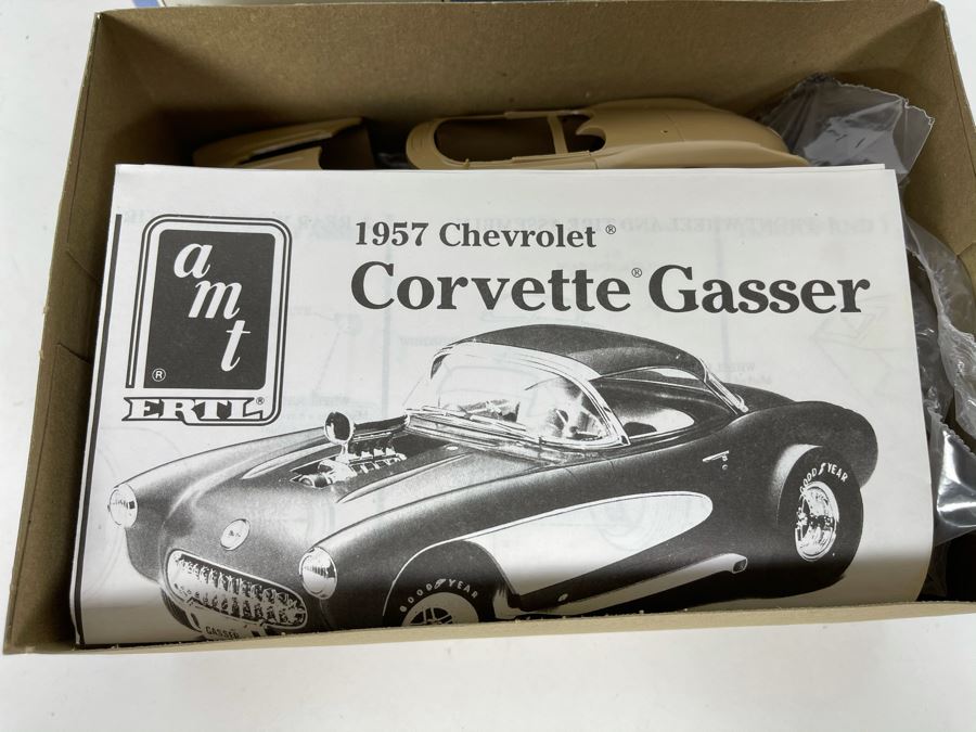 AMT Ertl 1957 Chevrolet Corvette Gasser Car Model Kit 1990 [Photo 7]