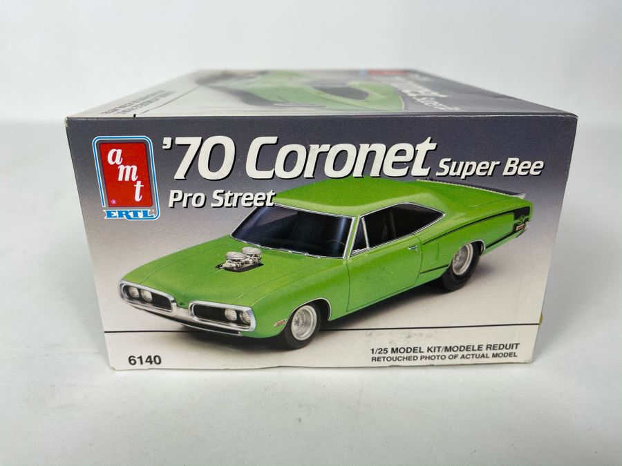 AMT Ertl 1970 Pro Street 1970 Coronet Super Bee Car Model Kit 1992 [Photo 3]