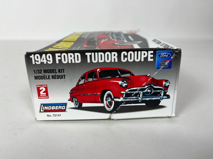 Lindberg 1949 Ford Tudor Coupe Car Model Kit 2006 [Photo 6]