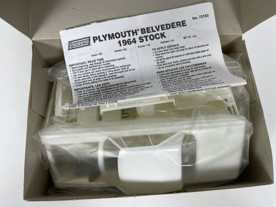 Lindberg 1964 Plymouth Belvedere Car Model Kit 1988 [Photo 7]