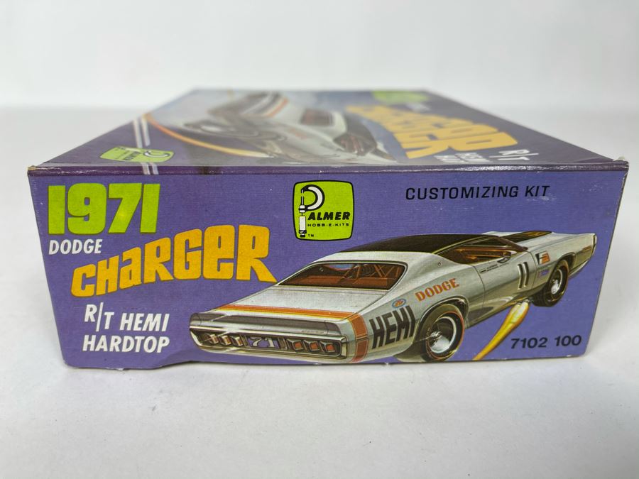 Palmer 1971 Dodge Charger R/T Hemi Hardtop Car Model Kit [Photo 3]