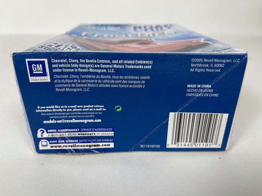 Revel Road Chill Series Frostbite Snap Tite Car Model Kit 2005 [Photo 3]