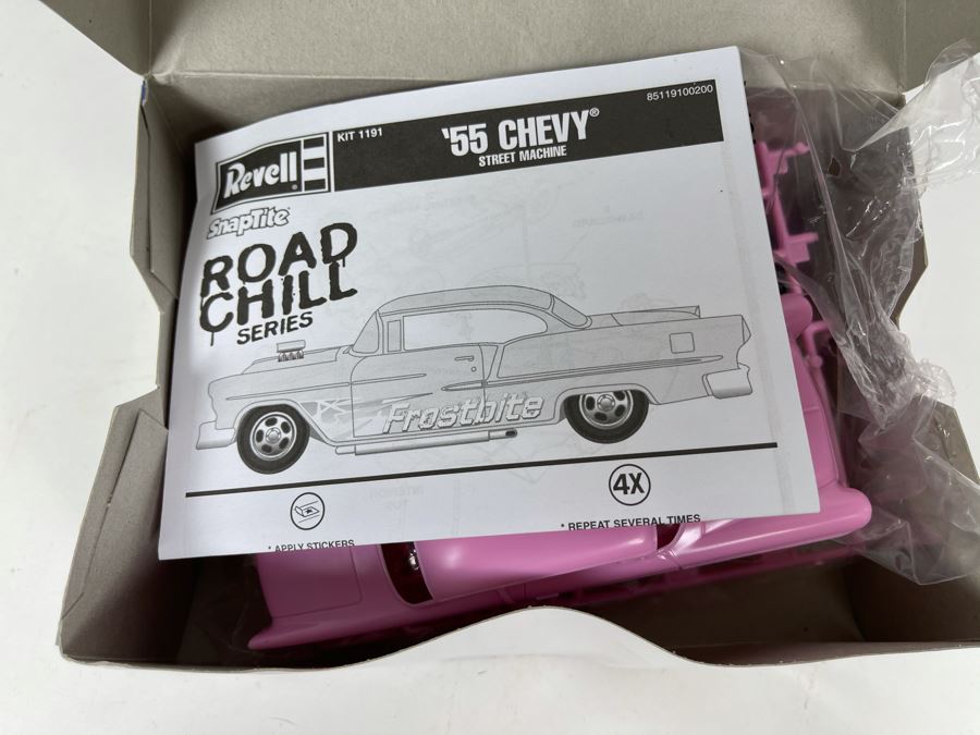 Revel Road Chill Series Frostbite Snap Tite Car Model Kit 2005 [Photo 6]