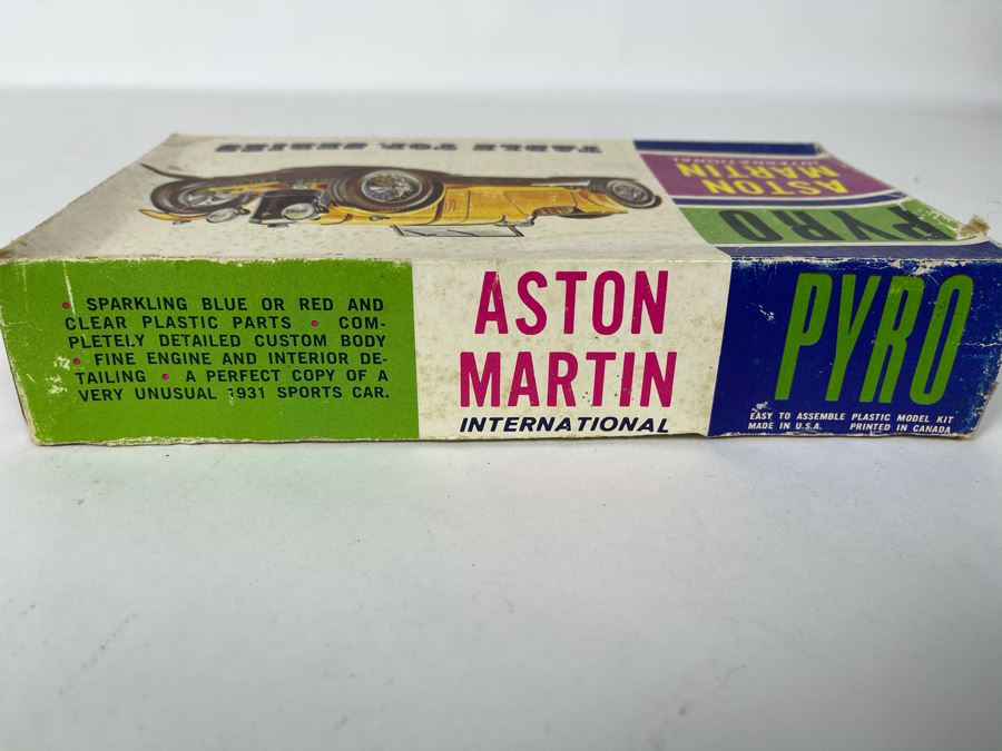 Pyro Aston Martin Internation Car Model Kit 1967 [Photo 4]