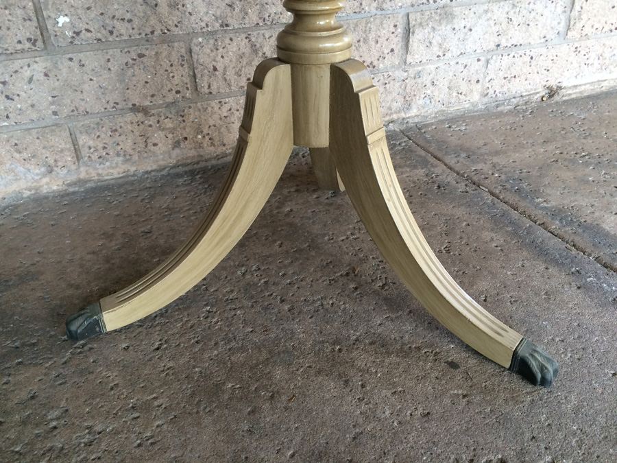 Painted Round Candle Stand Table [Photo 4]