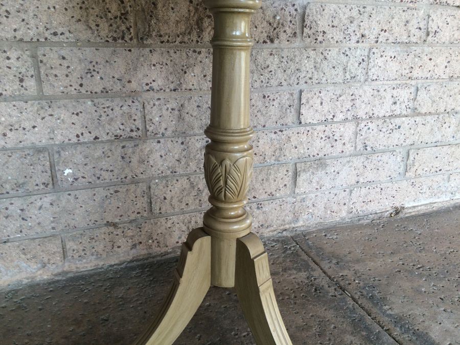 Painted Round Candle Stand Table [Photo 3]