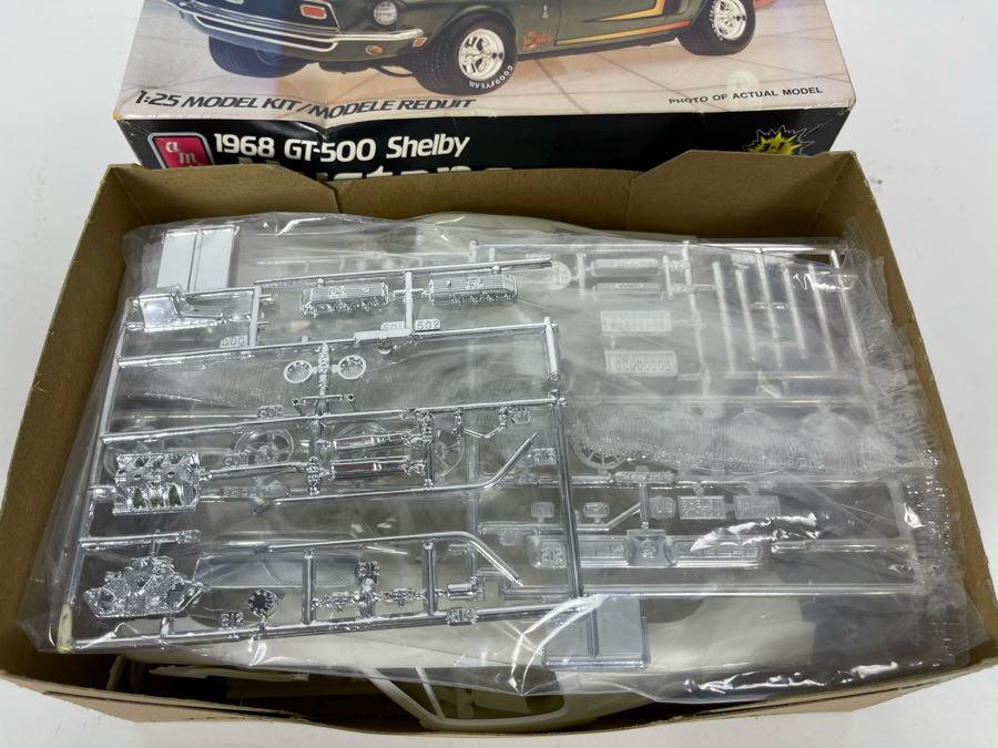 AMT Ertl 1968 GT-500 Shelby Mustang Car Model Kit [Photo 6]